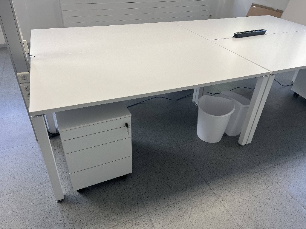 Bureau robuste et de qualité supérieure à un prix avantageux, 160 cm, Bureau d'ordinateur, Enlèvement, Utilisé