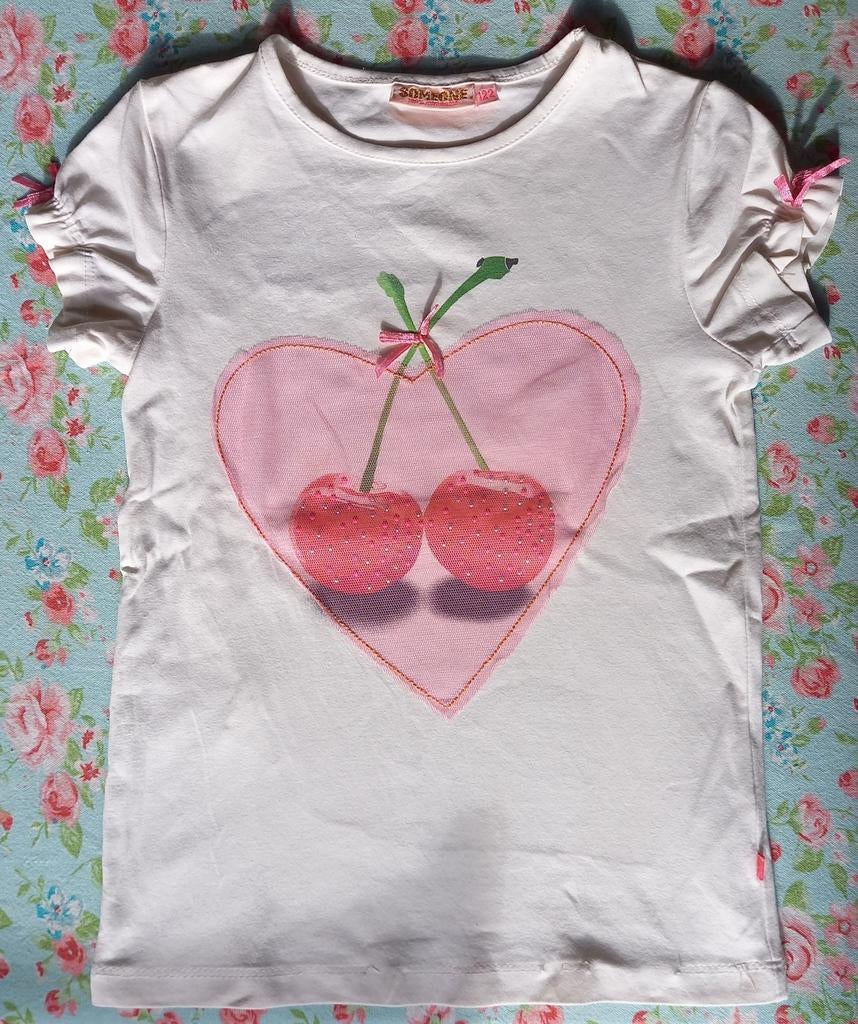 T-shirt kersenprint maat 122, Kinderen en Baby's, Kinderkleding | Maat 122, Meisje, Ophalen of Verzenden, Zo goed als nieuw, Someone