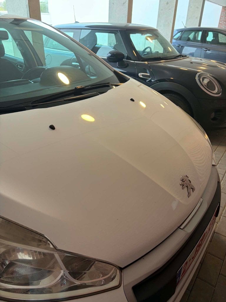 **Peugeot 208 1\.0 Essence – 123 000 km – Moteur HS**, Autos, Achat, Boîte manuelle, Noir, 5 portes