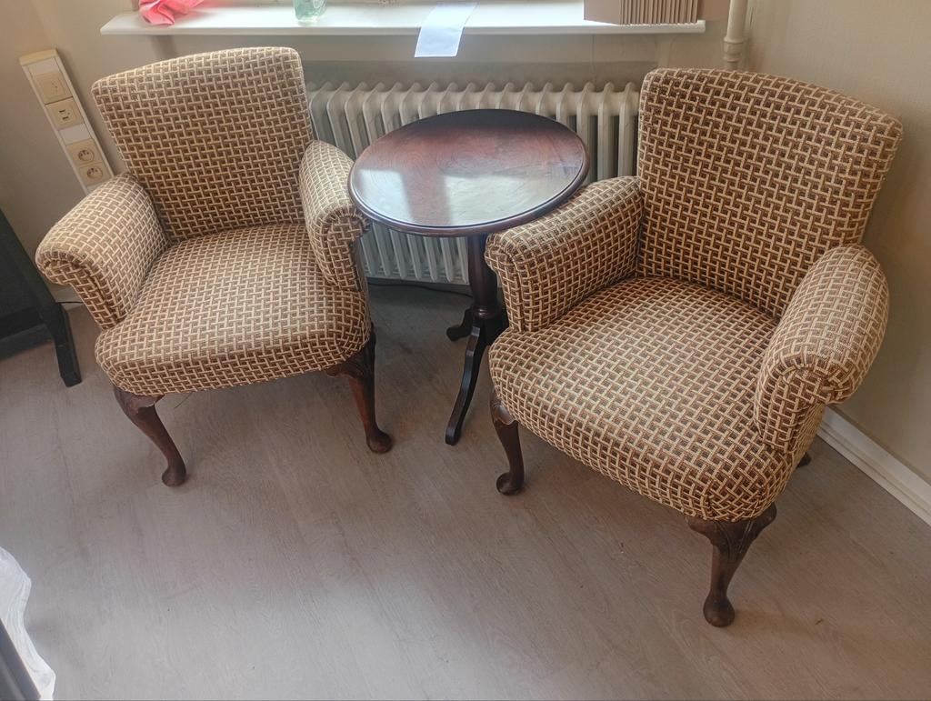 2 fauteuils beiges plus table en bois, Enlèvement