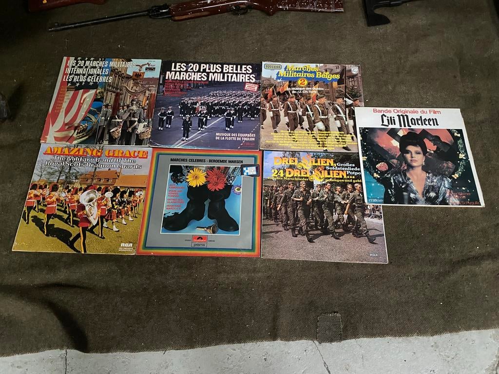 Vieux vinyl 33T marche militaire, Enlèvement ou Envoi