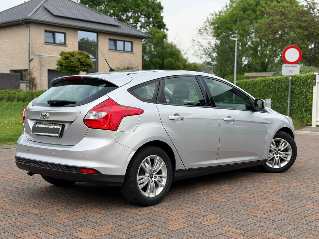 Ford Focus 1.6 TDCi Bj12/2011* 273 000 km ! 5 EUROS, Autos, Focus, Achat, Entreprise, Boîte manuelle