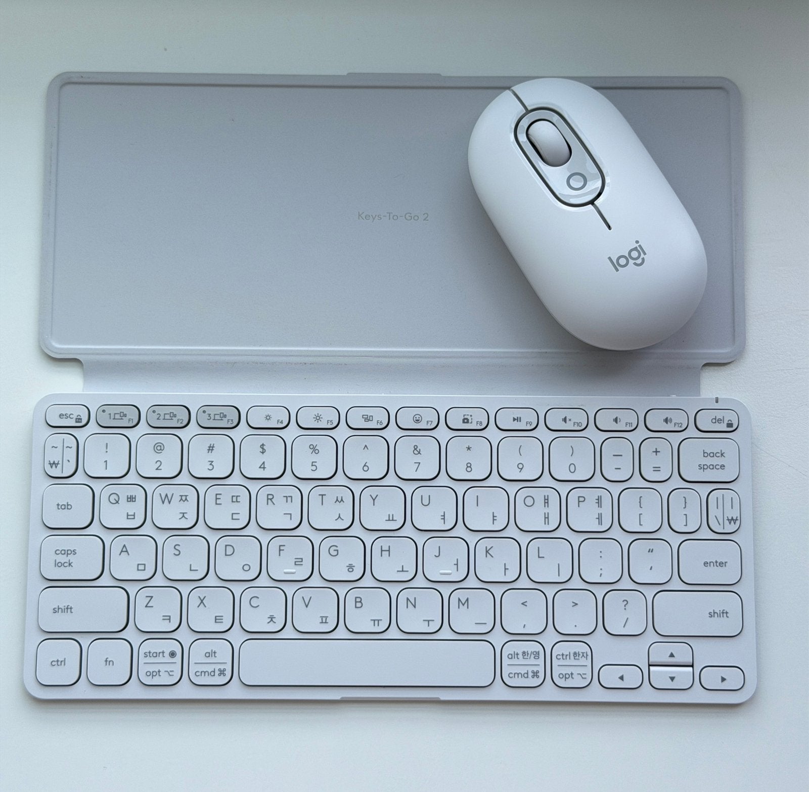 Logitech Keys-To-Go-2 Keyboard + POP Mouse, Ophalen of Verzenden, Qwerty, Zo goed als nieuw