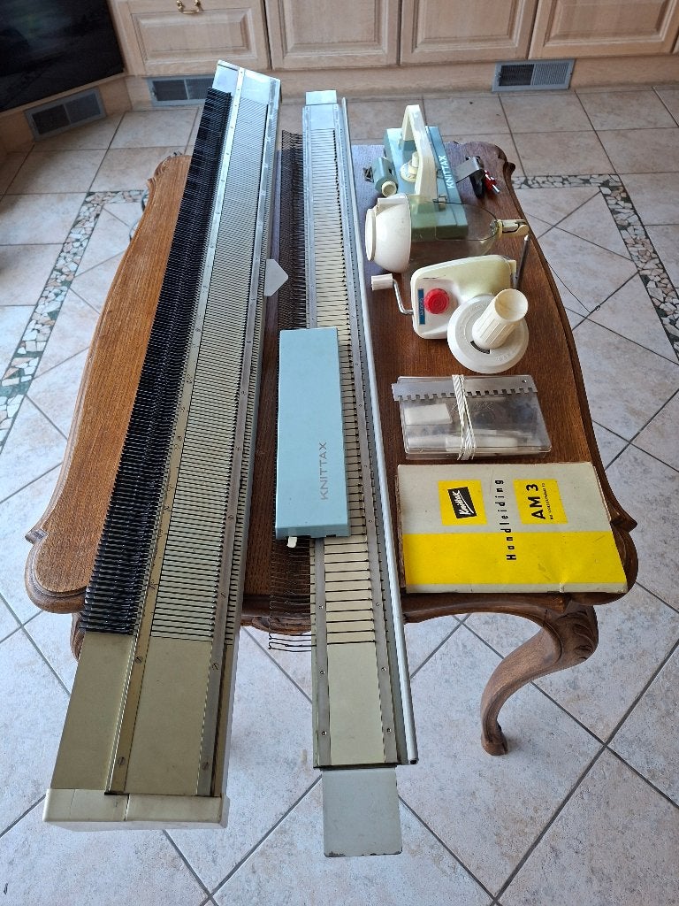 Machine à tricoter vintage KNITTAX AM3, Hobby & Loisirs créatifs, Enlèvement, Utilisé, Tricot, Machine