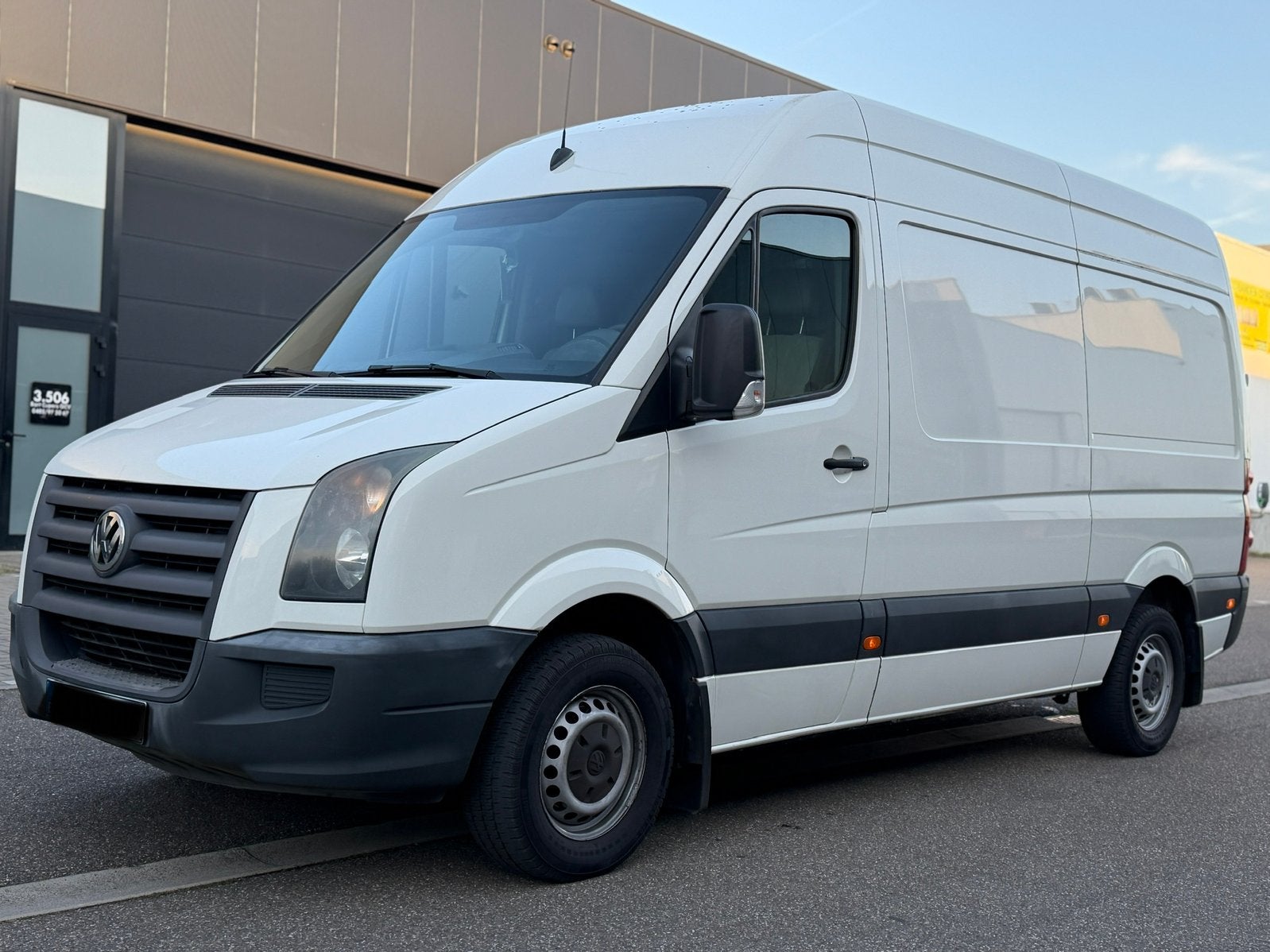 VOLKSWAGEN CRAFTER 2.5tdi, Auto's, Bestelwagens en Lichte vracht, Stof, Volkswagen, Wit, Bedrijf