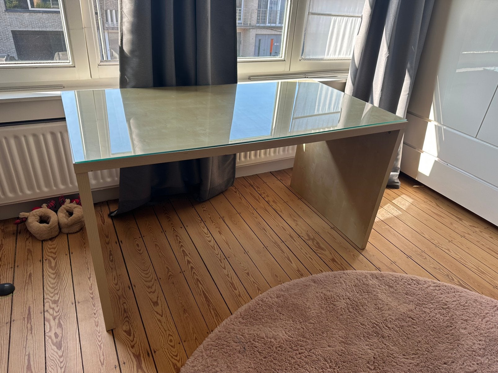 Burea Ikea met glazen onderlegger - mooie staat, Ophalen, IKEA
