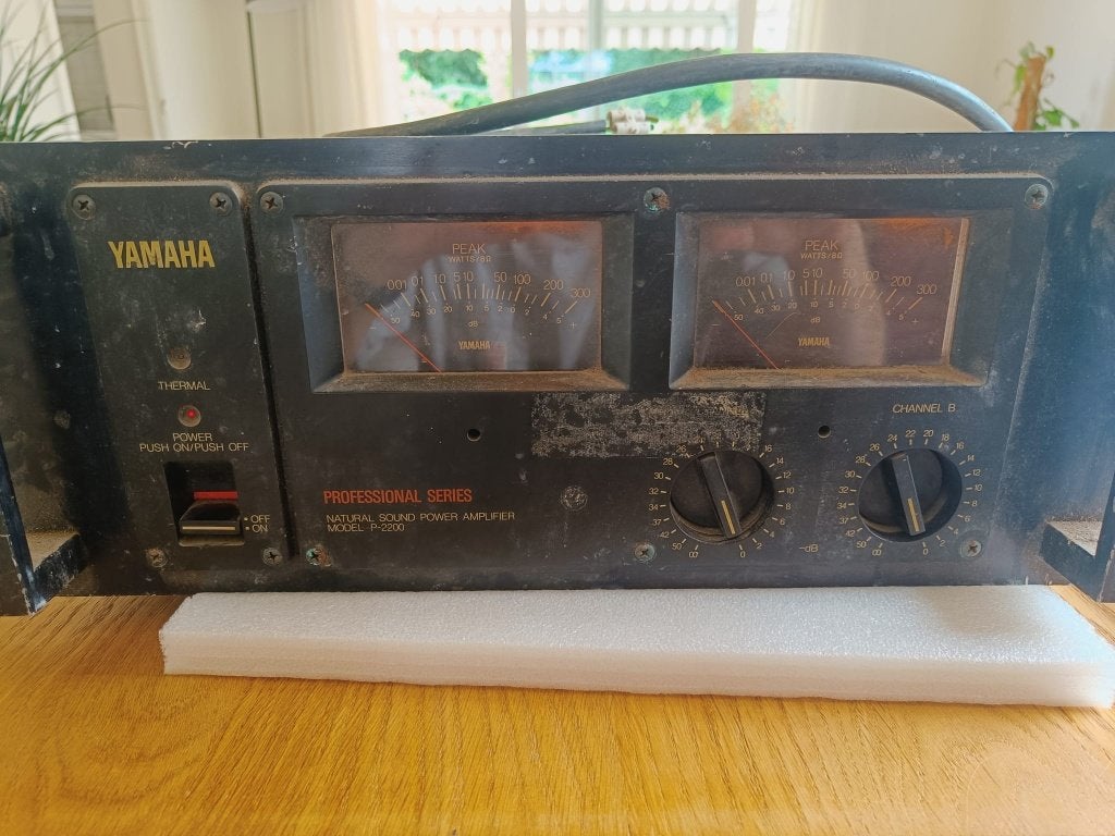 Yamaha Natural Sound Power Amplifier P-2200, TV, Hi-fi & Vidéo, Amplificateurs & Ampli-syntoniseurs, Utilisé, Stéréo, 120 watts ou plus