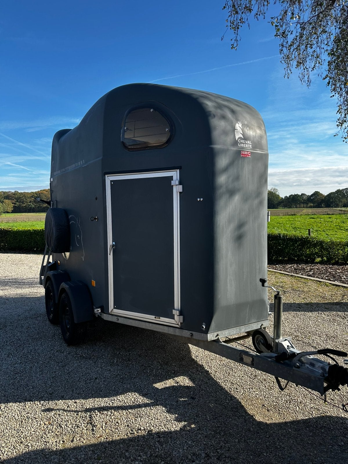 Cheval liberte 2012, Dieren en Toebehoren, Ophalen, Gebruikt, Polyester, 2-paards trailer