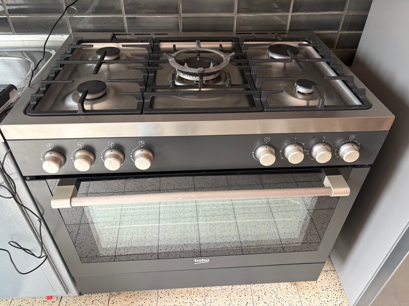 Cuisinieres Beko, Gaz, Enlèvement, Utilisé, À Poser