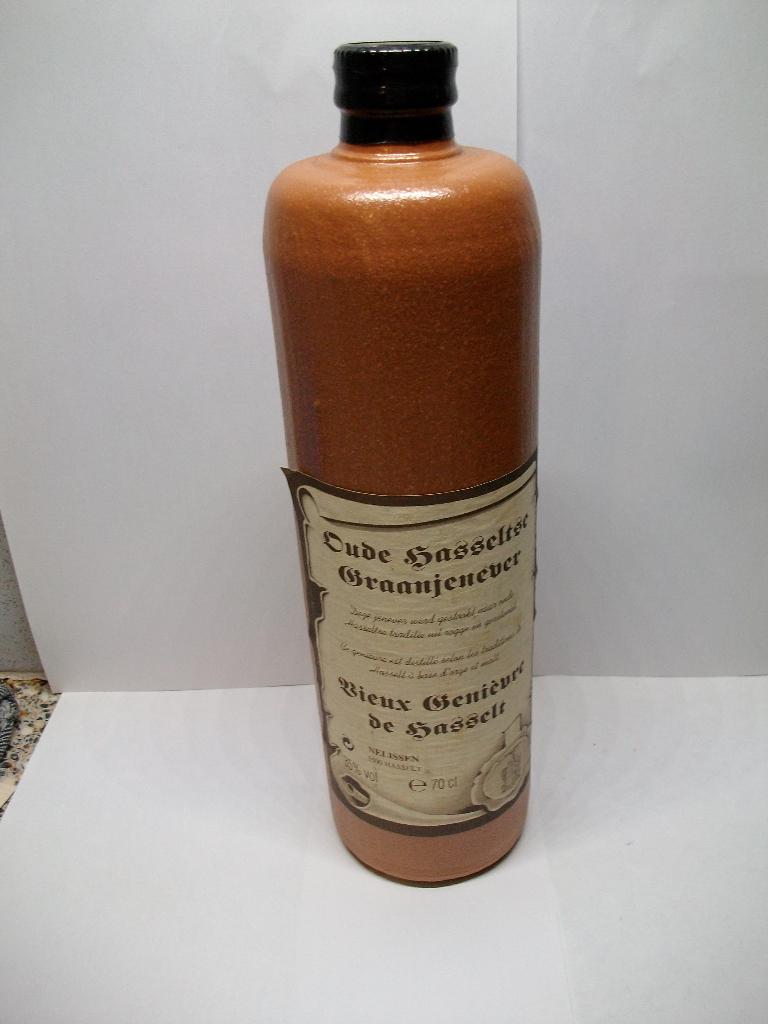 OUDE   HASSELTSE  GRAANJENEVER, Collections, Vins, Comme neuf, Autres types, Autres régions, Pleine, Enlèvement