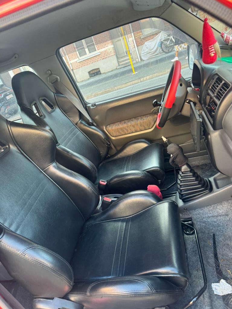 Suzuki jimny kuipstoelen orginele beugels plug&play, Ophalen, Gebruikt