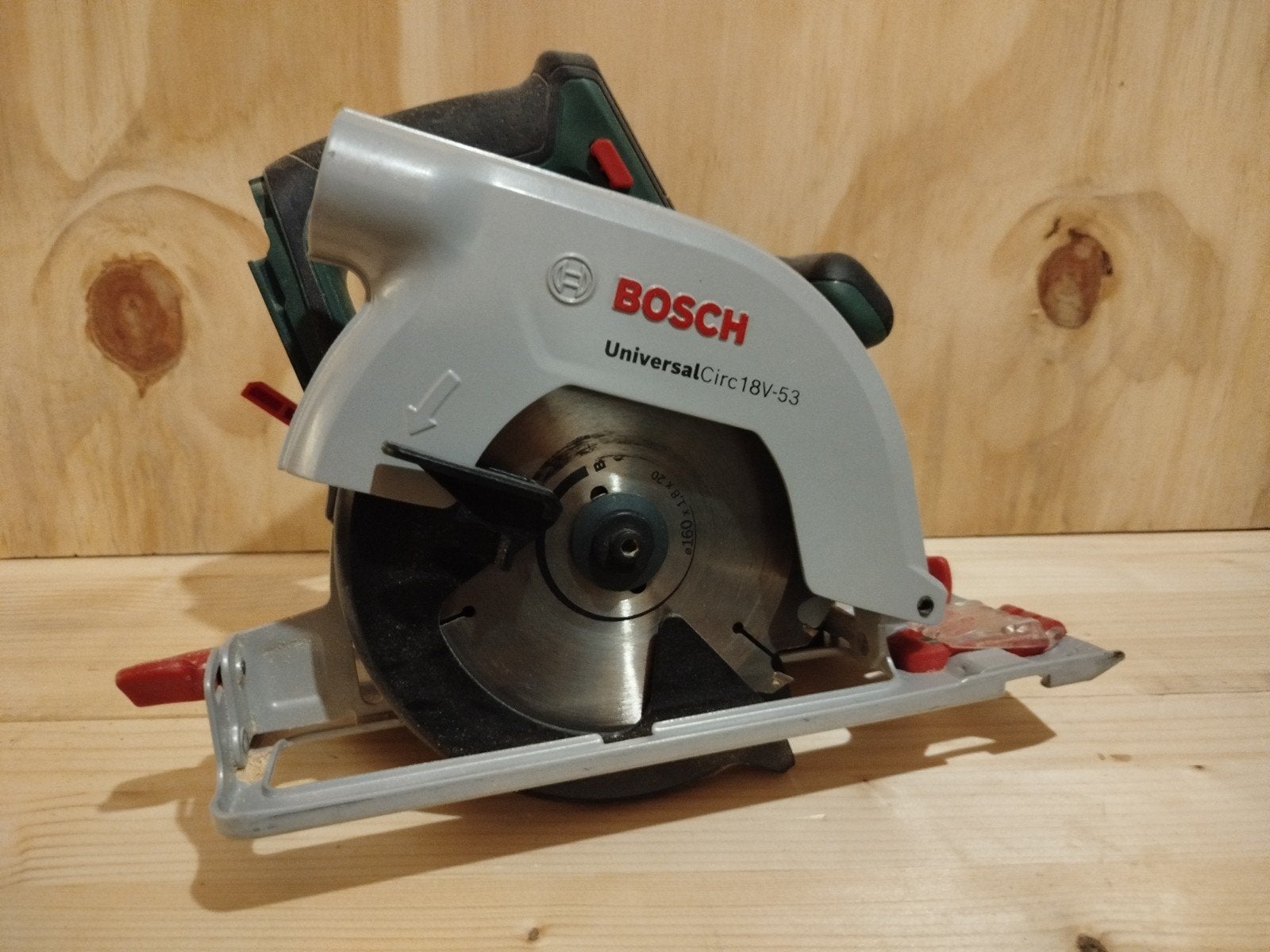 Cirkelzaag Bosch, Doe-het-zelf en Bouw, Cirkelzaag, 600 tot 1200 watt, Ophalen of Verzenden, Zo goed als nieuw