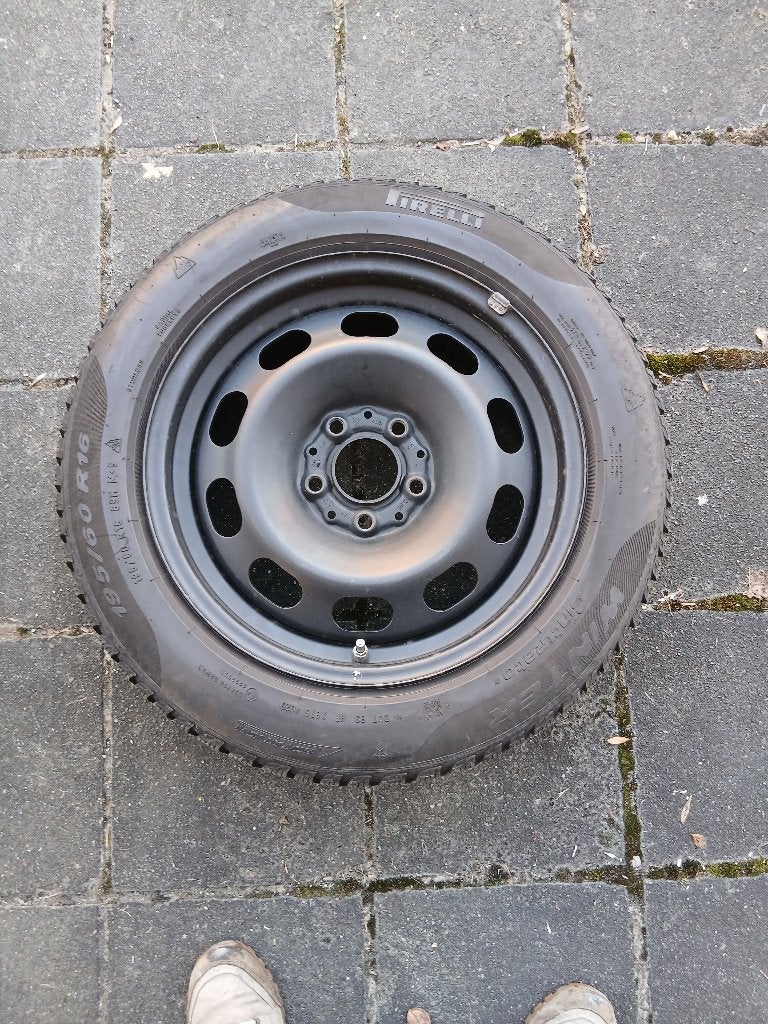 PNEU HIVER PIRELLI  195/60 R16, Autos : Pièces & Accessoires, Pneus hiver, 16 pouces, Véhicule utilitaire, Pneu(s)