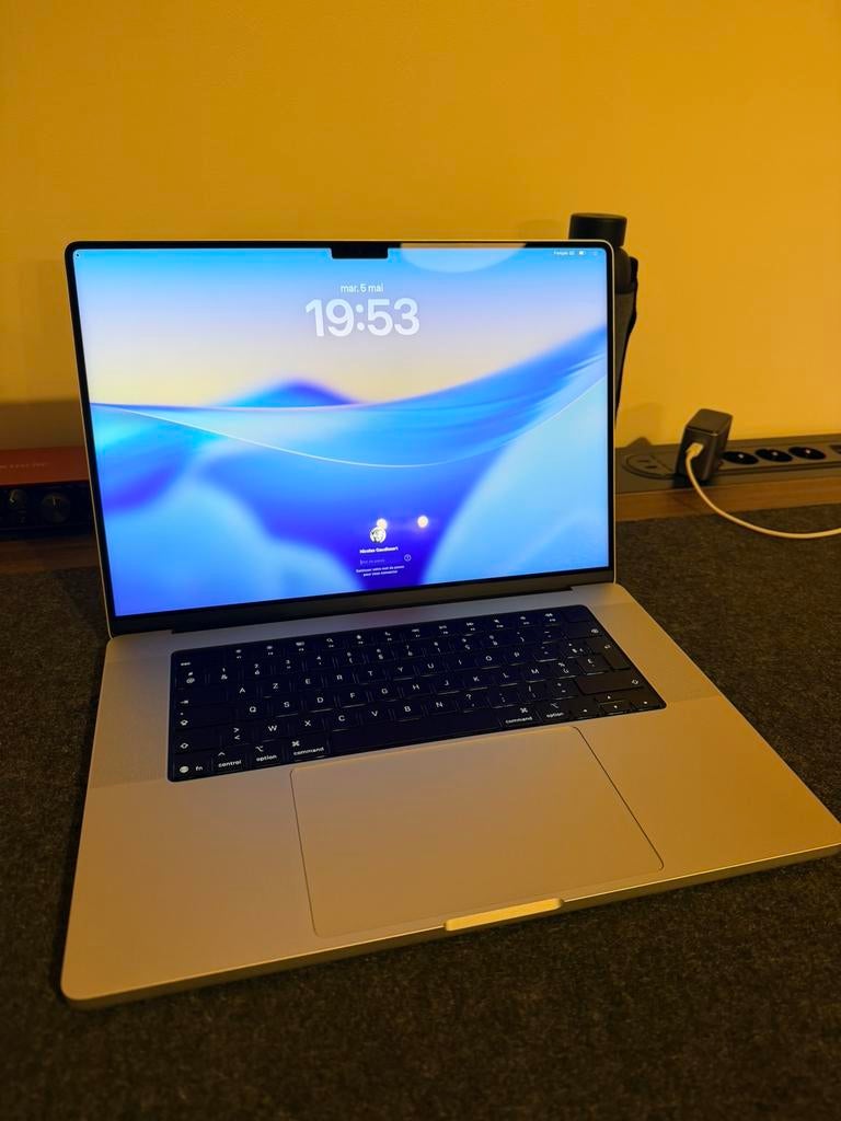 MacBook Pro 16 pouces M5 Pro 24 Go RAM 1 To SSD Silver, Computers en Software, Apple Macbooks, 1 TB of meer, Zo goed als nieuw