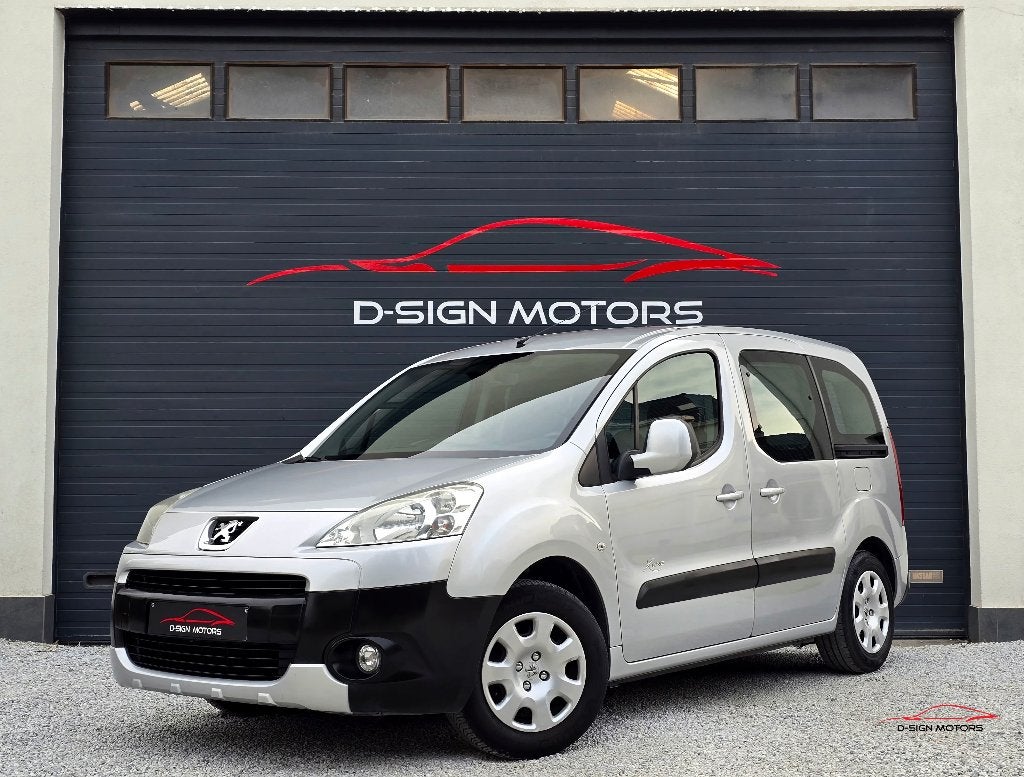 PEUGEOT PARTNER TEPEE 1.6 HDI (90pk) X-LINE 2010 187.220km, Voorwielaandrijving, Dealer onderhouden, Zwart, 4 cilinders