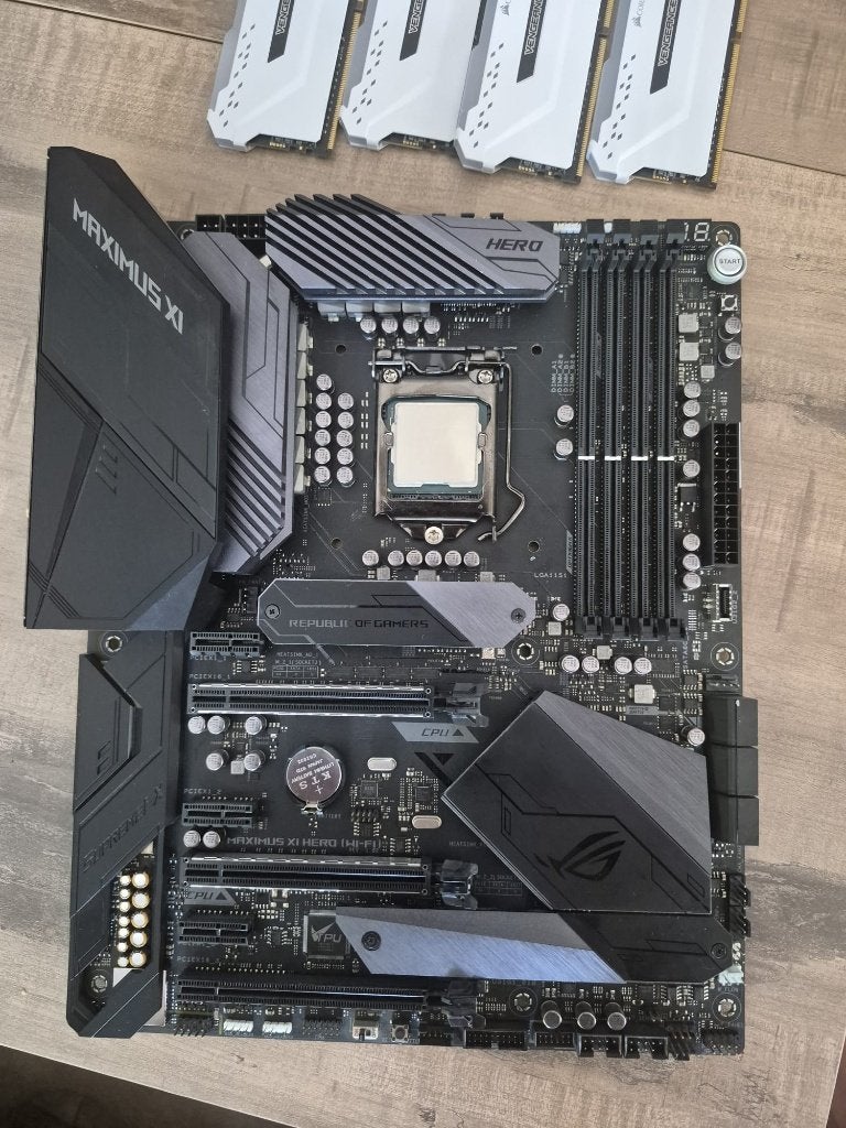 ROG MAXIMUS XI HERO i9 9900k 32GB DDR4 3200Mhz, Computers en Software, Ophalen, Gebruikt, LGA 1151, DDR4