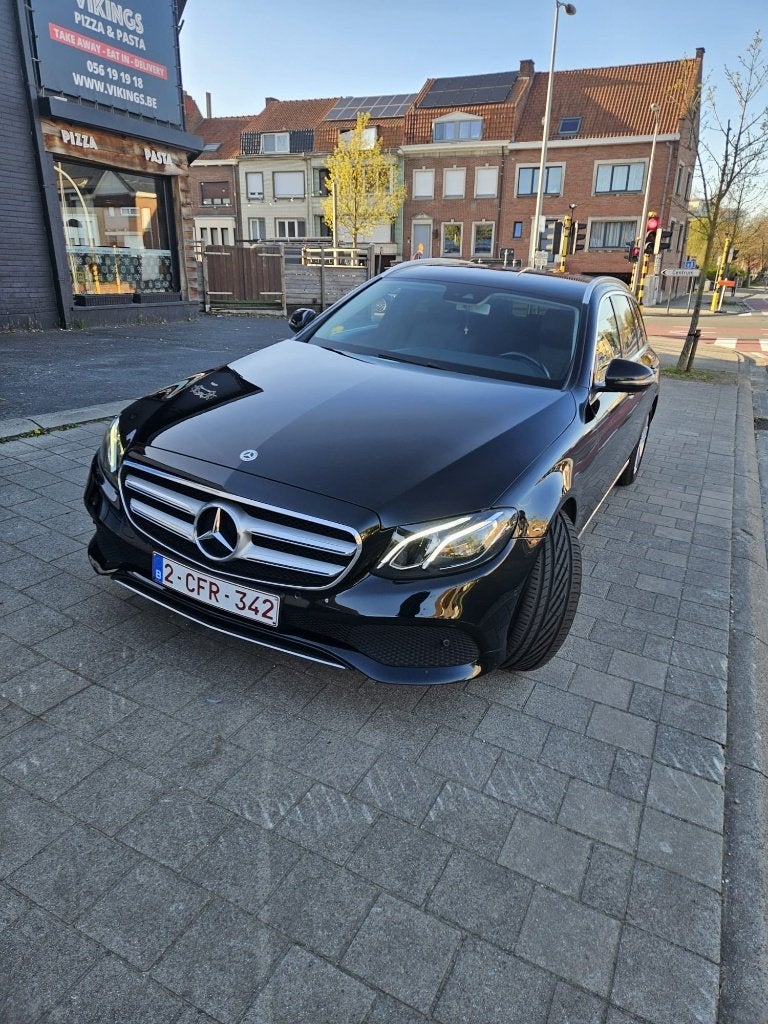 Mercedes-Benz E200D - Parfait état !, Autos, Mercedes-Benz, Cuir, Cruise Control, Entretenue par le concessionnaire, Noir