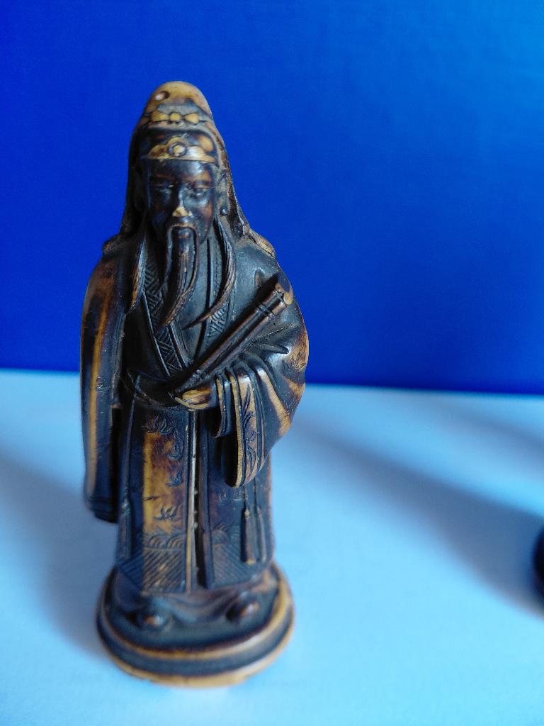 2 oude ( antieken) chinese houten beeldjes, Enlèvement ou Envoi