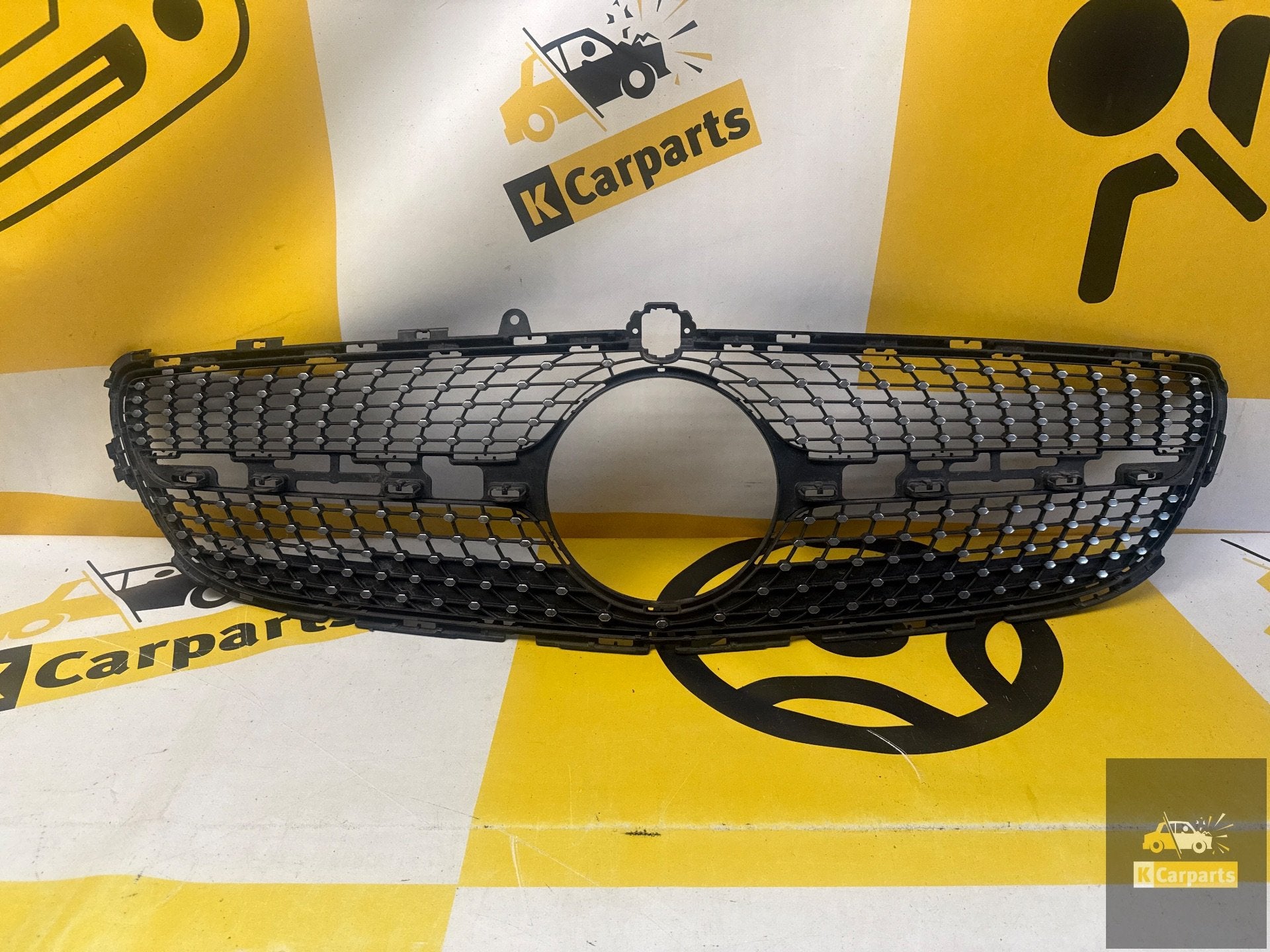 Mercedes Benz CLS Grille A2188850600, Gebruikt, Mercedes-Benz AG, Mercedes-Benz, Mercedesstrasse 120
70372  Stuttgart, DE