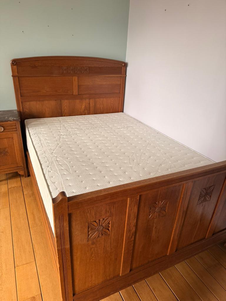Twijfelaar met nieuwe (niet gebruikte) matras en nachtkastje, Enlèvement