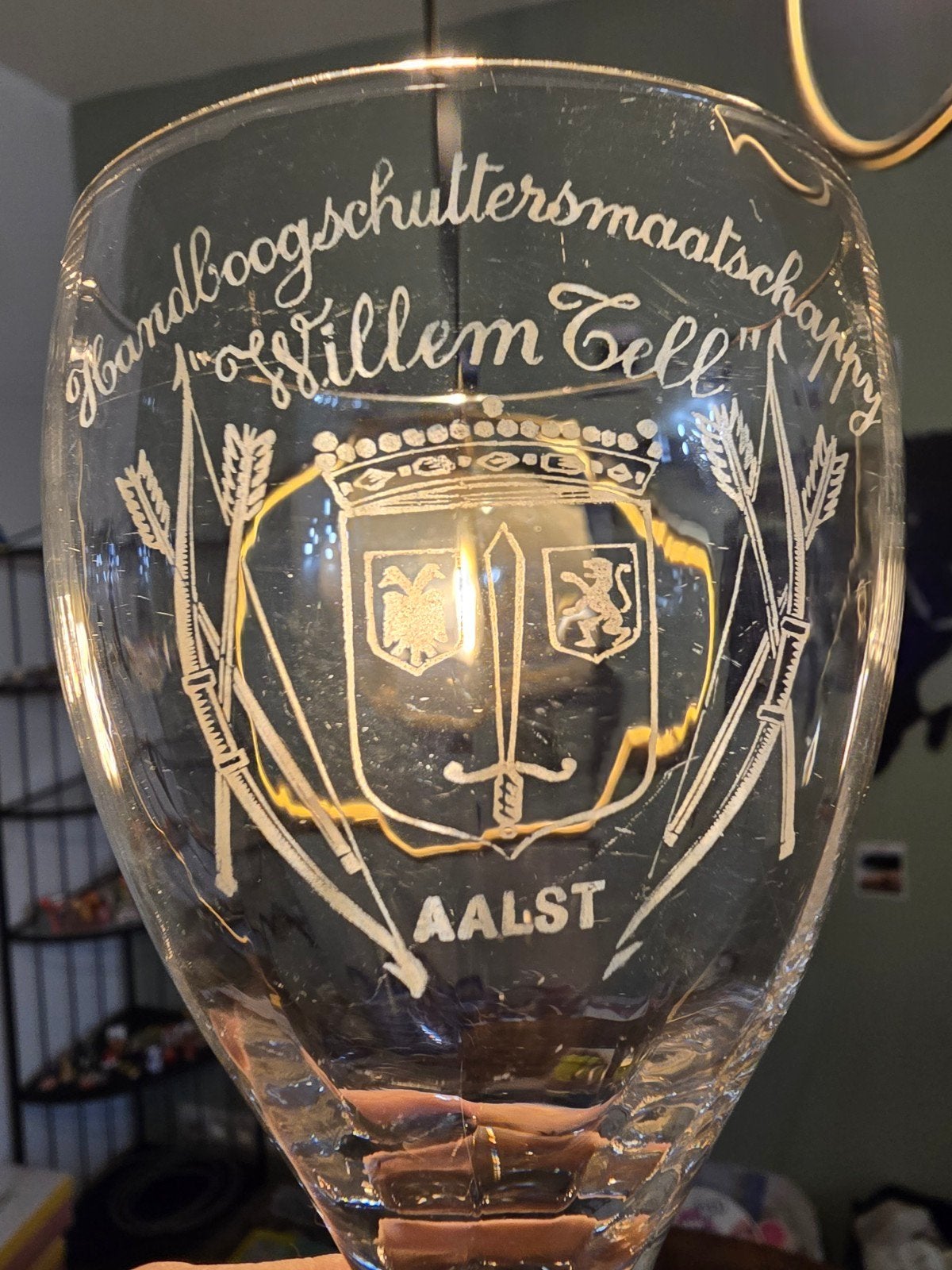 Verre gravé société de tir à l'arc Guillaume Tell Aalst, Collections, Verres & Petits Verres, Enlèvement ou Envoi