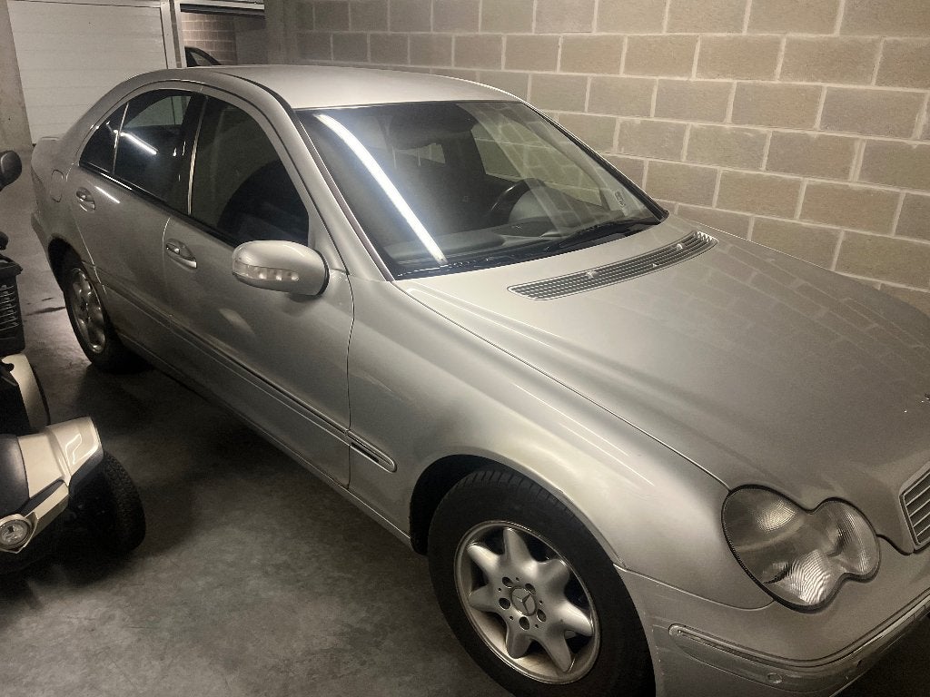 Mercedes C200 automatique, Argent ou Gris, Achat, Noir, 5 portes