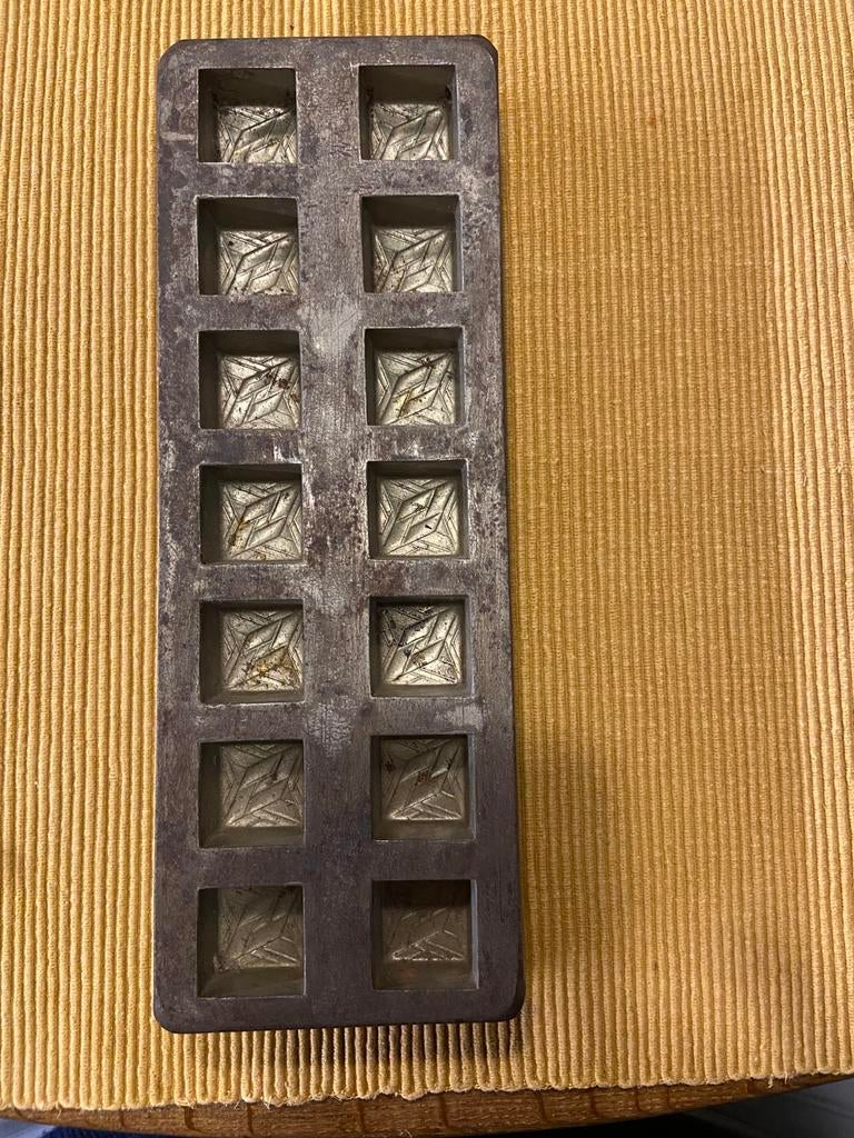 Ancien moule à chocolat (pralines) en fer, Enlèvement ou Envoi