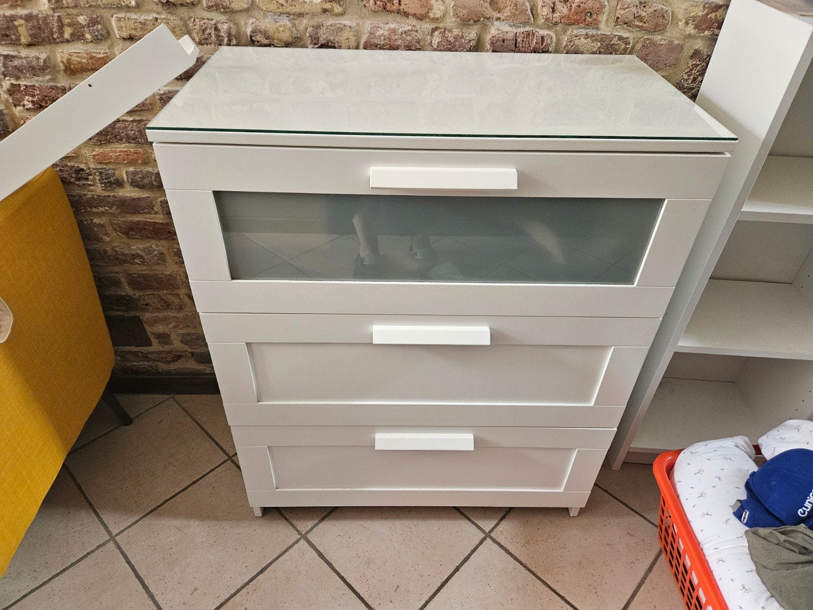 commode 3 tiroirs Brimnes Ikea, Maison & Meubles, Armoires | Commodes, Enlèvement, Comme neuf, Verre