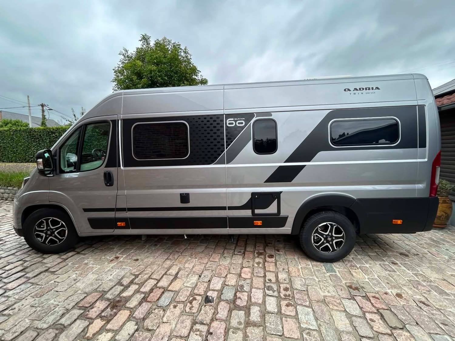 SGX 640 ADRIA 4 T2 van gedegradeerde T35 B-licentie, Auto's, Bestelwagens en Lichte vracht, Particulier, Te koop