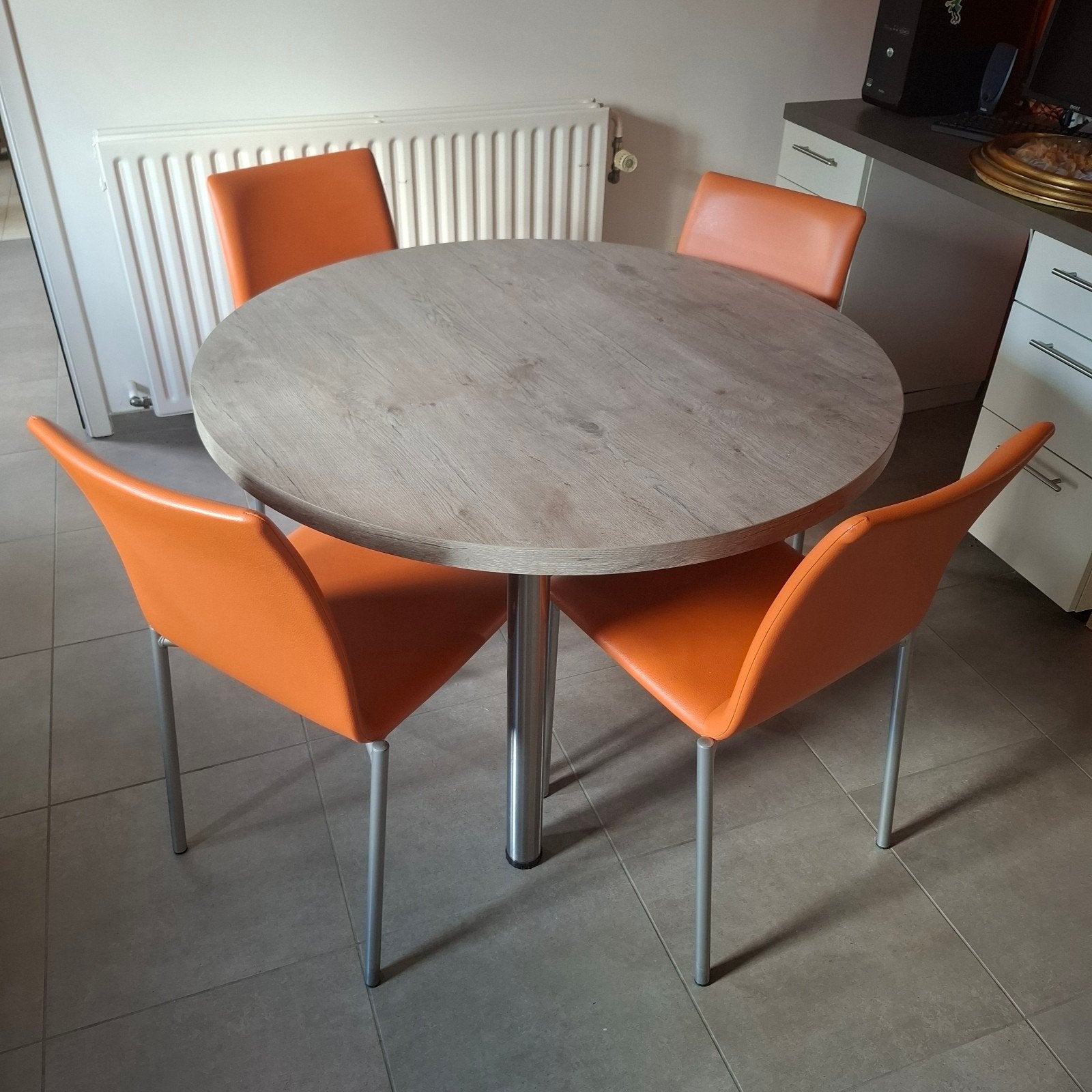 moderne tafel en 4 stoelen, Enlèvement