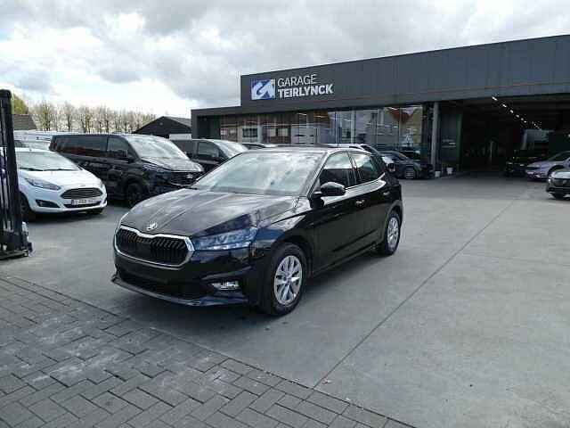 SKODA Fabia 1.0 TSi 110pk Automaat Business '24 22000km, Auto's, Skoda, Automaat, Euro 6, Zwart, Bedrijf