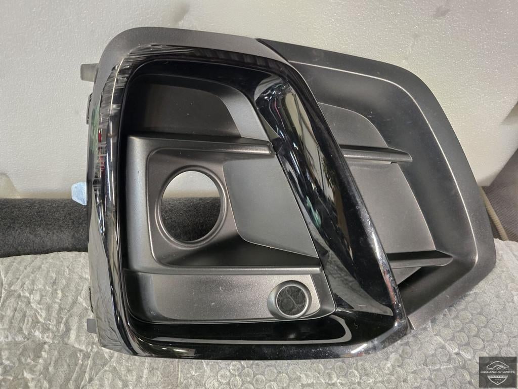 Audi Q5 80A FL S-Line Voorbumper Rooster Rechts 80A807680AG, Auto-onderdelen, Gebruikt, AUDI AG, Auto-Union-Strasse 1
85045  Ingolstadt, DE