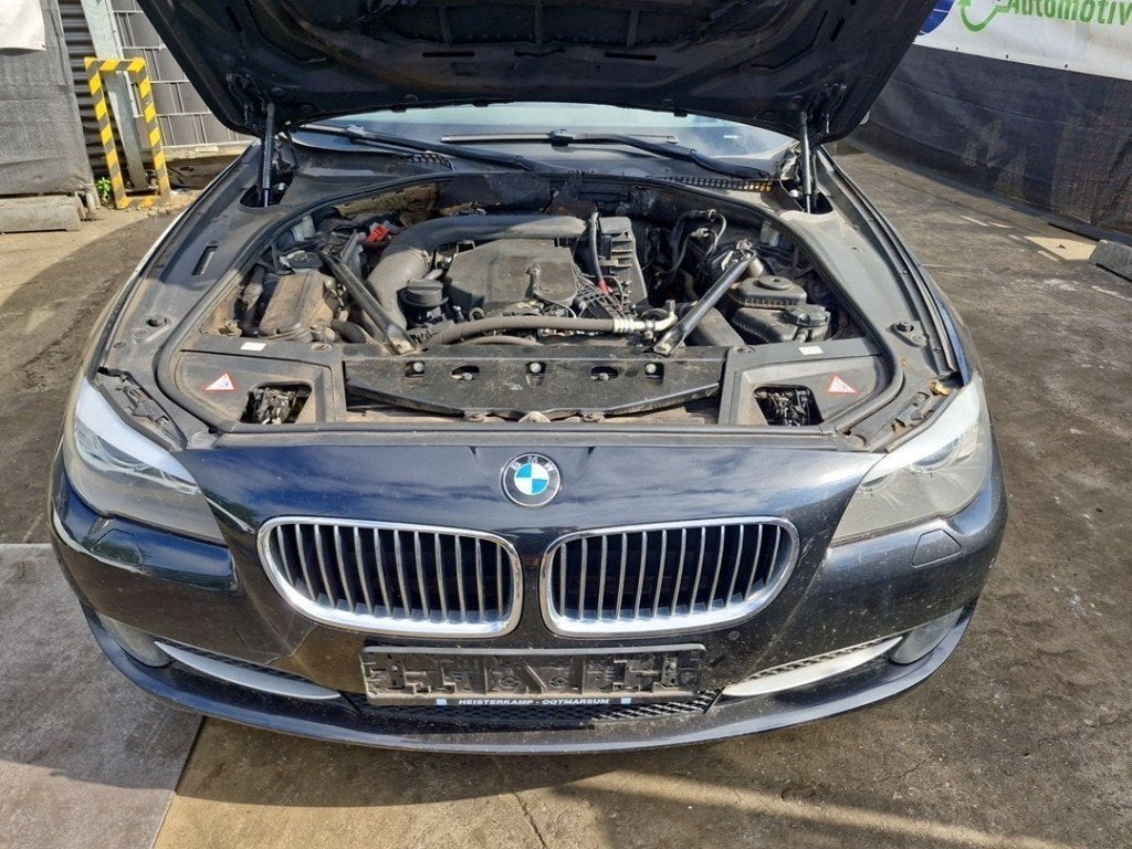 LUCHTFILTERHUIS BMW 5 serie (F10) (01-2009/10-2016), Gebruikt, BMW, Petuelring 130
80809  München, DE, Bayerische Motoren Werke AG