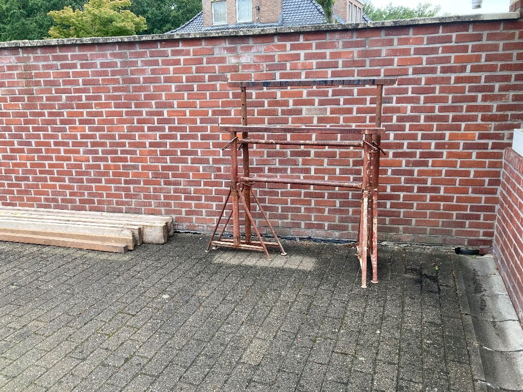 2 Metserschragen en houten balken, Enlèvement, Utilisé