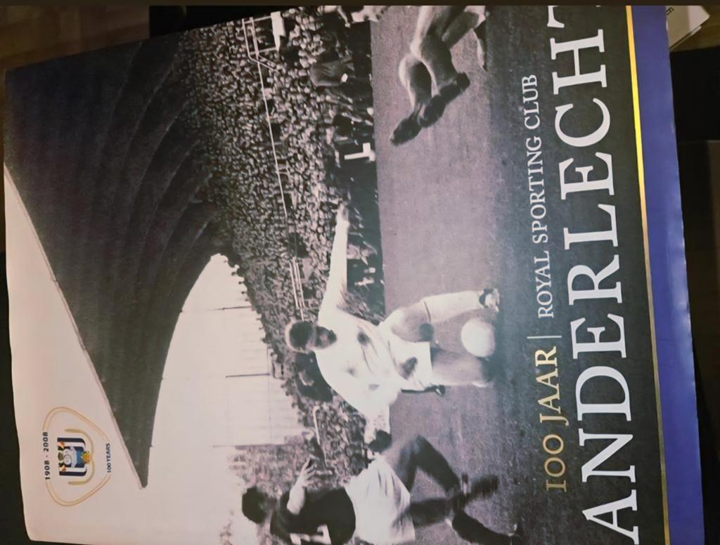 2 anderlecht boeken 1 gesigneerd, Enlèvement