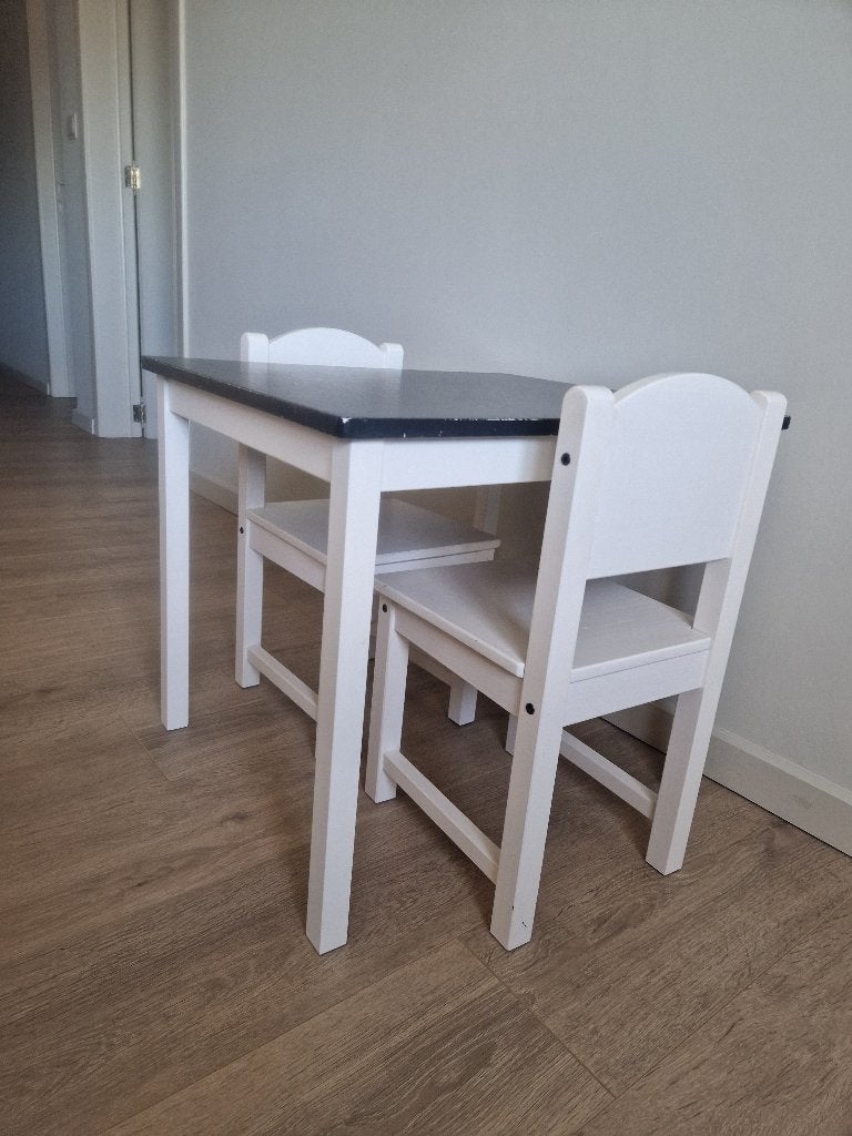 Ikea kindertafel en twee stoelen, Enlèvement, Utilisé, Table(s) et Chaise(s)