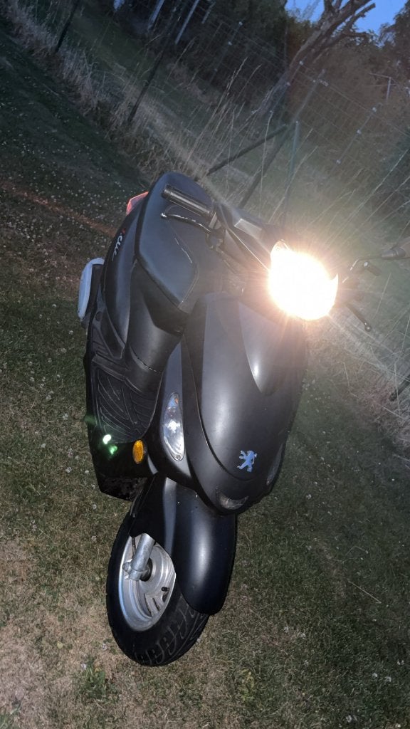 Scooter Peugeot v-clic, Fietsen en Brommers, Scooters | Peugeot, Gebruikt, Overige modellen, Klasse A (25 km/u), Benzine
