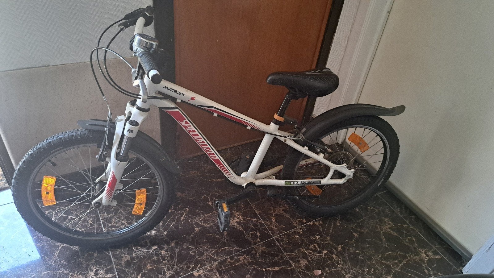 Gespecialiseerd model Hotrock 16 inch speed voorwielophangin, Fietsen en Brommers, Ophalen, Gebruikt, 16 inch, Versnellingen