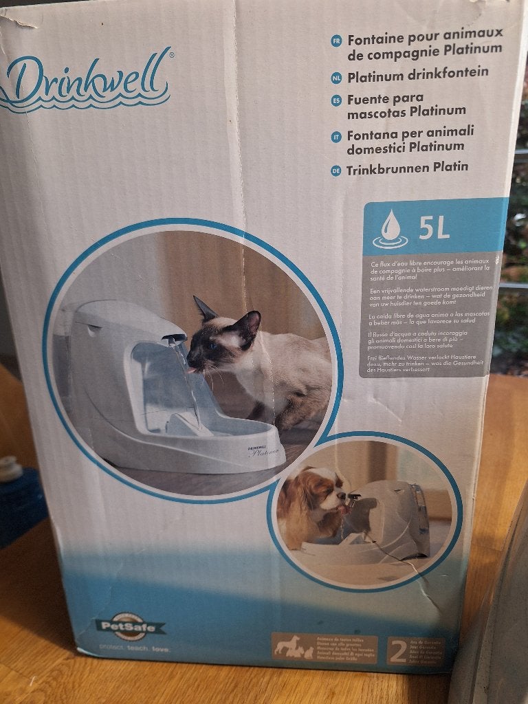Drinkfontein poezen en honden (drinkwell), Dieren en Toebehoren, Ophalen, Gebruikt