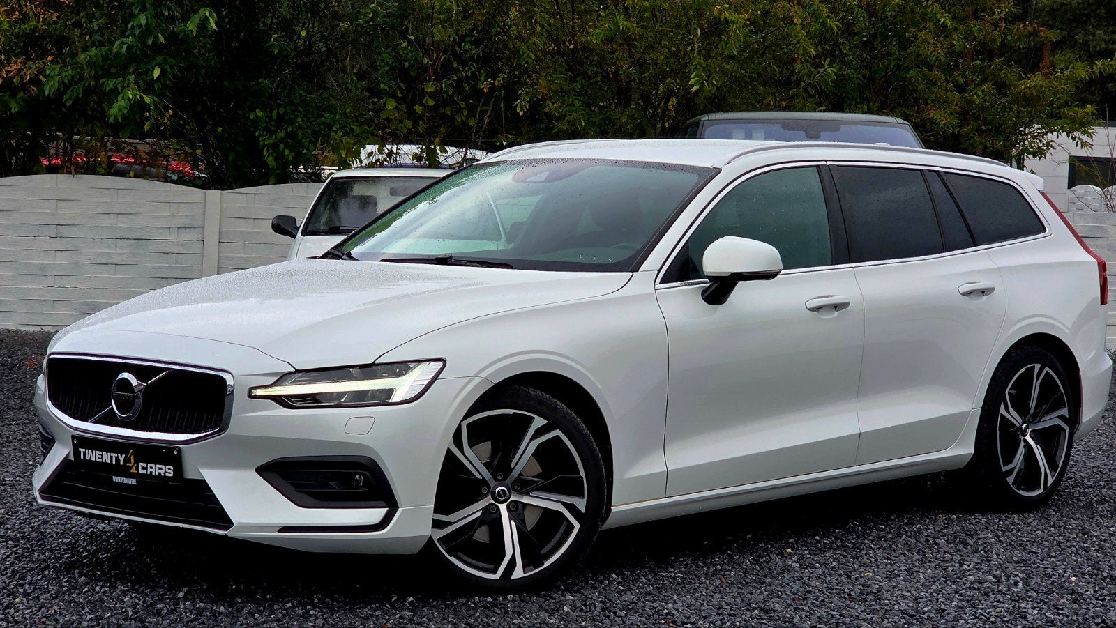 Volvo V60 Automaat Camera ParkeerS CruiseC Led SPORT, Auto's, Automaat, 4 cilinders, 1969 cc, Wit