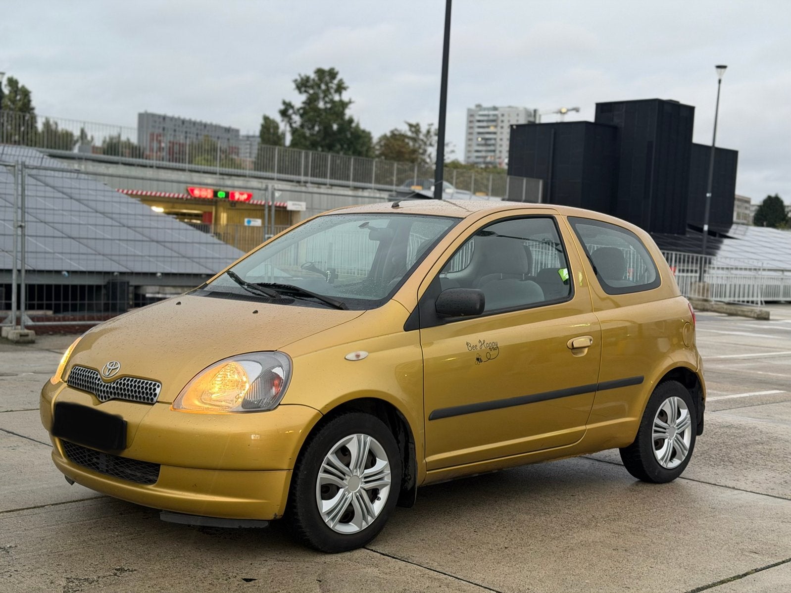 Toyota Yaris 1.2Ess AUTOMATIQUE Prête a immatriculer, Autos, Achat, Entretenue par le concessionnaire, Automatique, Tissu