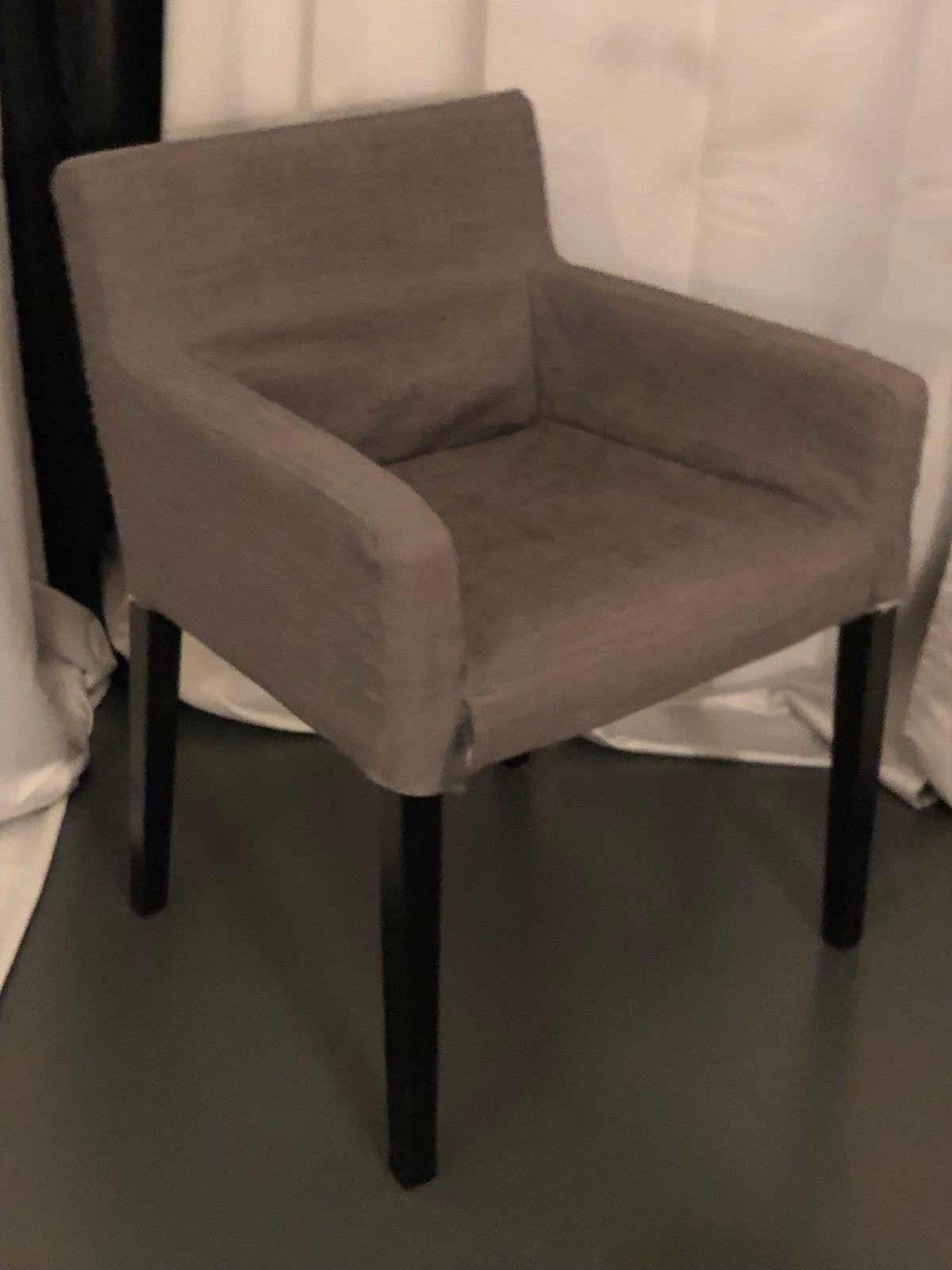 Stoel voor aan tafel of salon, Huis en Inrichting, Ophalen, Gebruikt, Eén, Modern