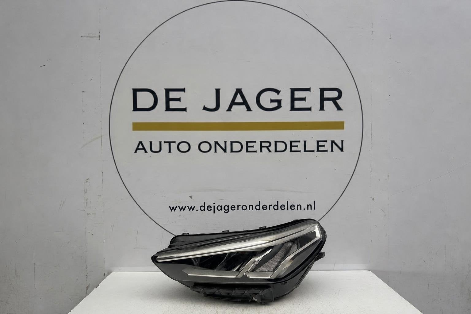 BMW X1 U11 Full LED koplamp links 5A9A221, Petuelring 130
80788  Munich, DE, Gebruikt, Info@bmw.de, BMW