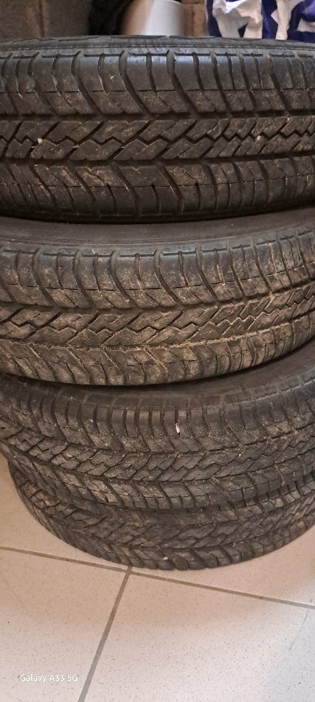 Pneux a donner, Auto-onderdelen, Banden en Velgen, Ophalen, Band(en)