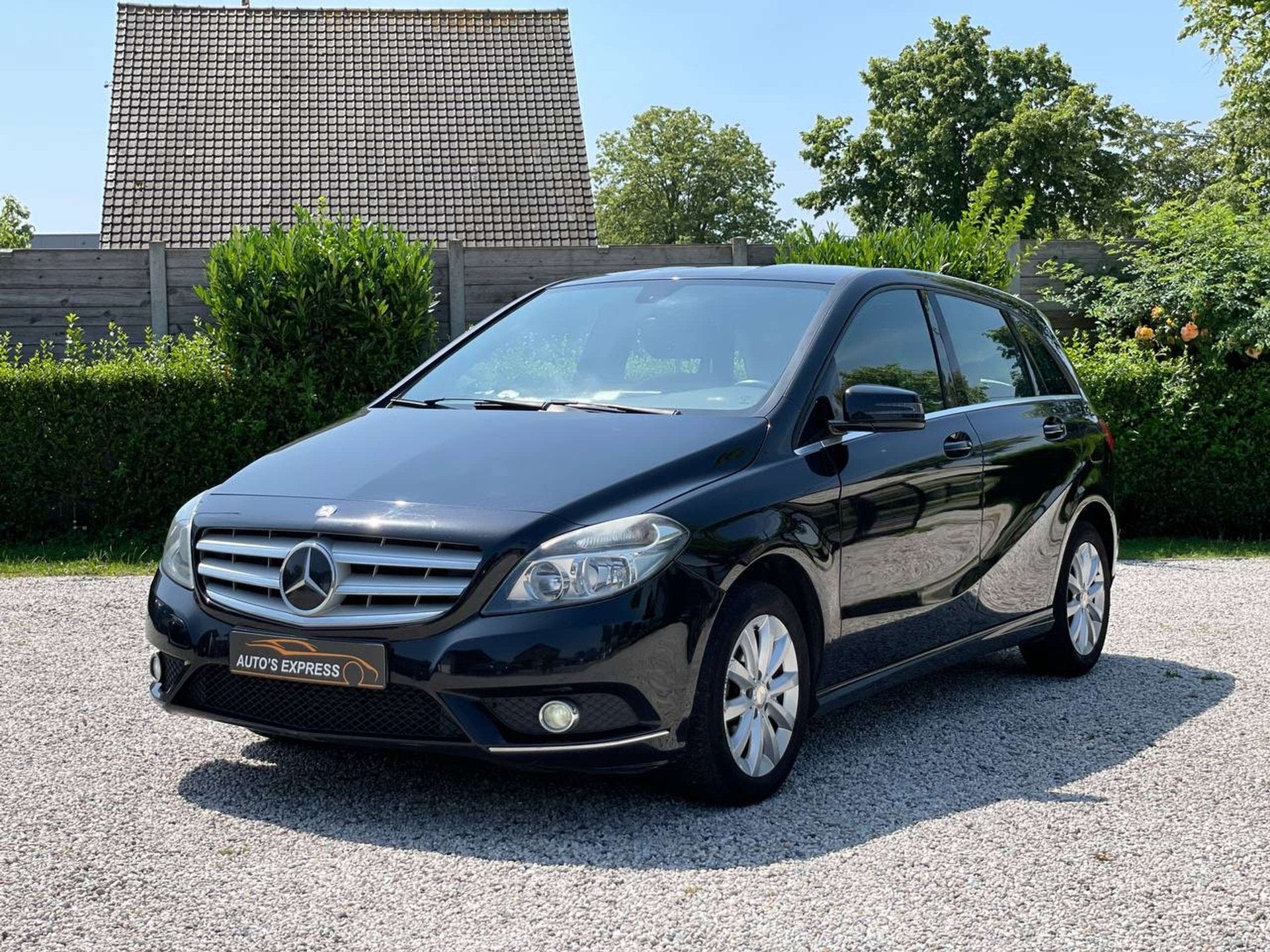 Mercedes-Benz B 180 /Benzine/Clima/Navi/Camera/Eur6/Garantie, Auto's, 90 kW, 122 pk, Gebruikt, Euro 6