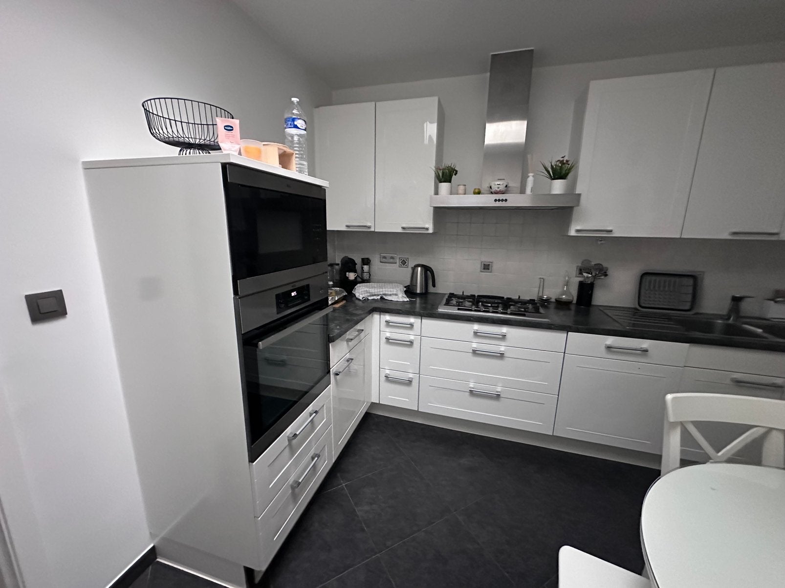 Keuken te koop - met apparatuur -, Maison & Meubles, Brillant ou Laqué, Enlèvement, Utilisé, Blanc