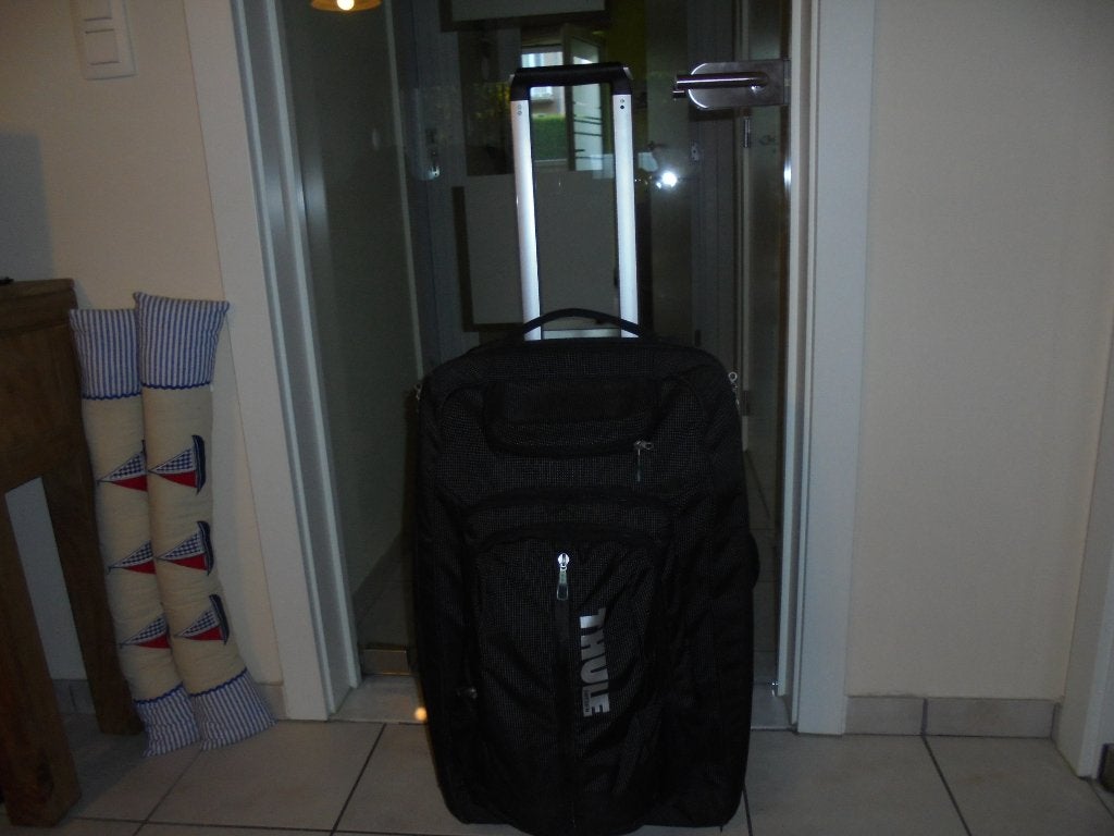 reiskoffer thule met wieltjes, Ophalen, Gebruikt, Wieltjes