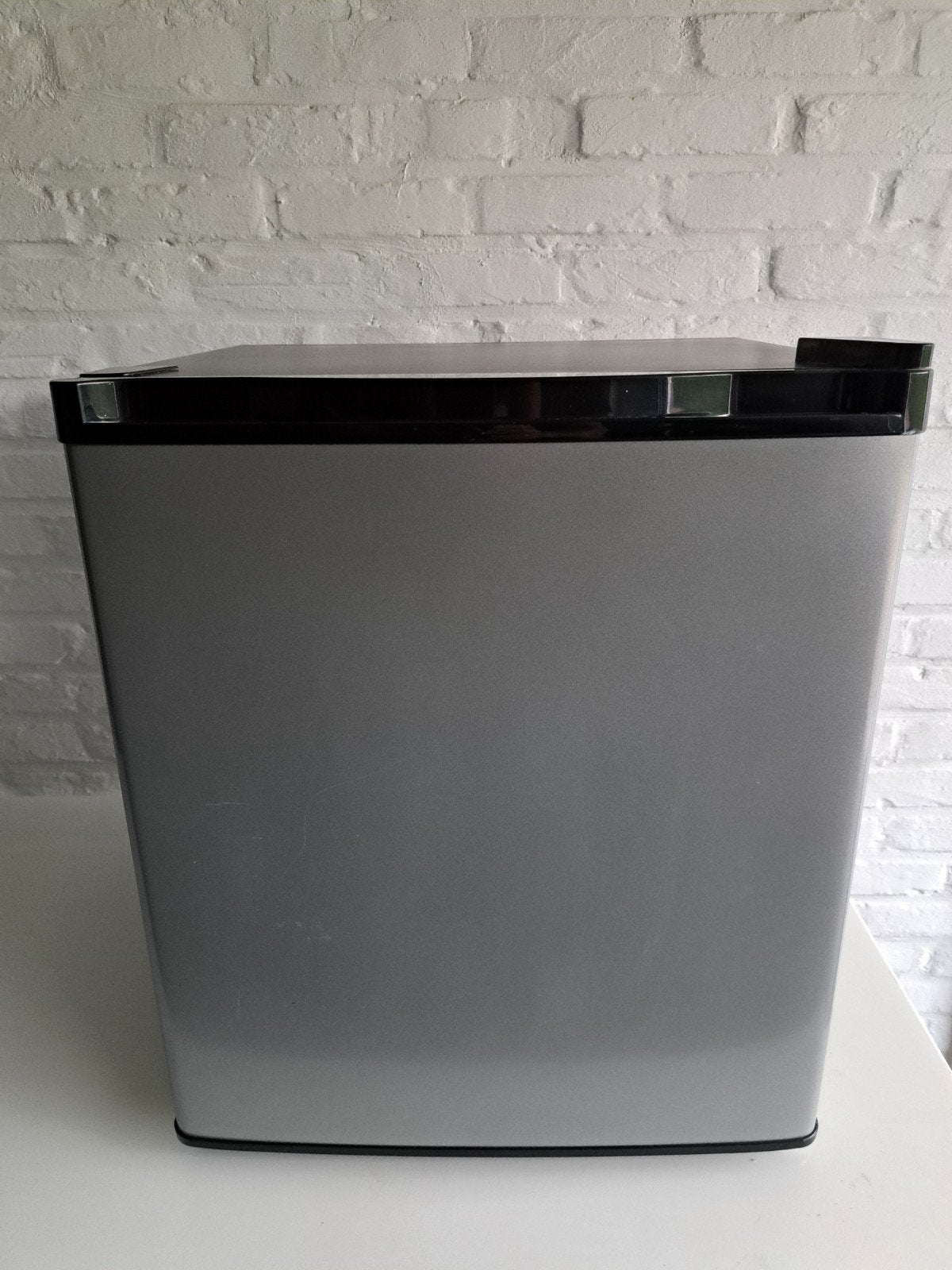 Mini koelkast 43x40x50 cm, Elektronische apparatuur, Ophalen, Zo goed als nieuw, Minder dan 45 cm, Minder dan 85 cm