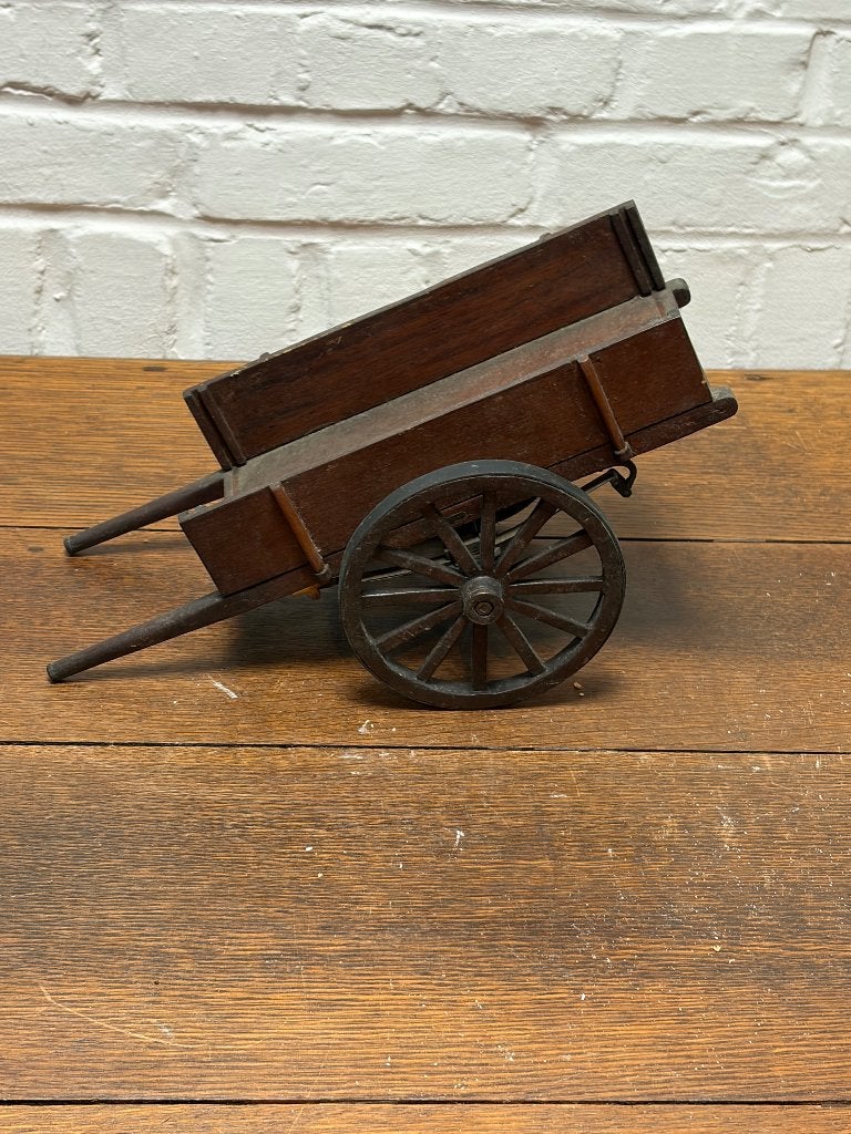 Oude Houten Handkar Miniatuur – Rustieke Decoratie, Gebruikt, Tweewielig, Info@denekster.com, Weet ik niet