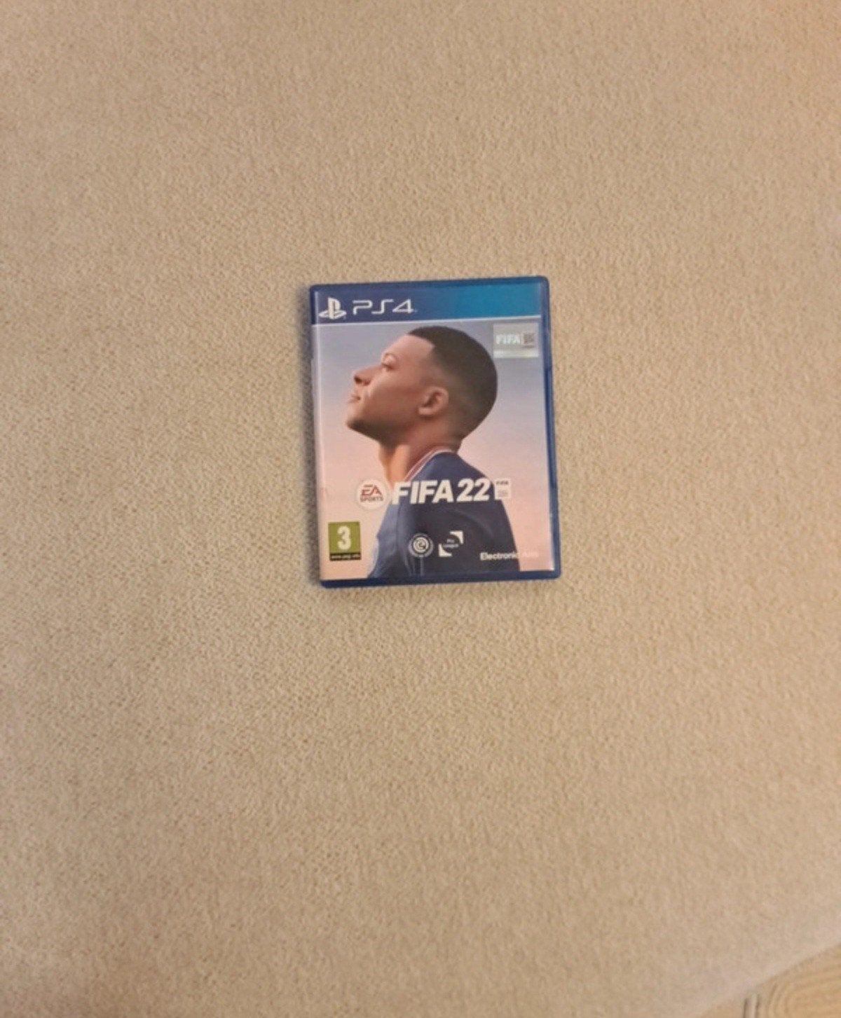 FIFA 22, Online, Refurbished, Sport, 3 spelers of meer